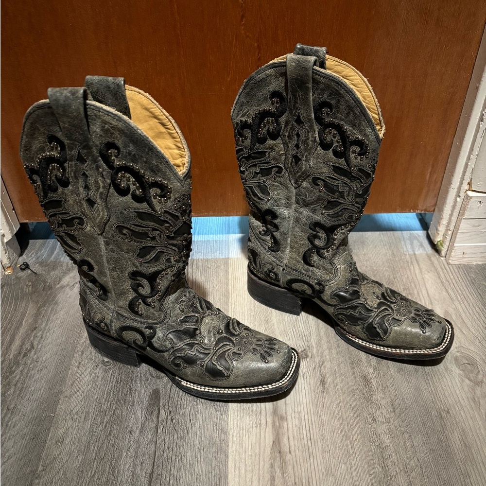 Boots😍 - Picture 4 of 4